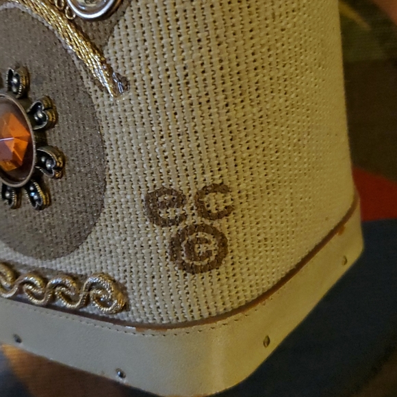 Enid Collins Model T - Picture 4 of 4